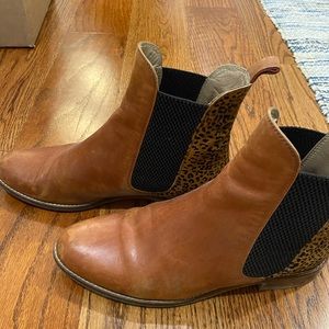 Joules camel colored leather Chelsea boots